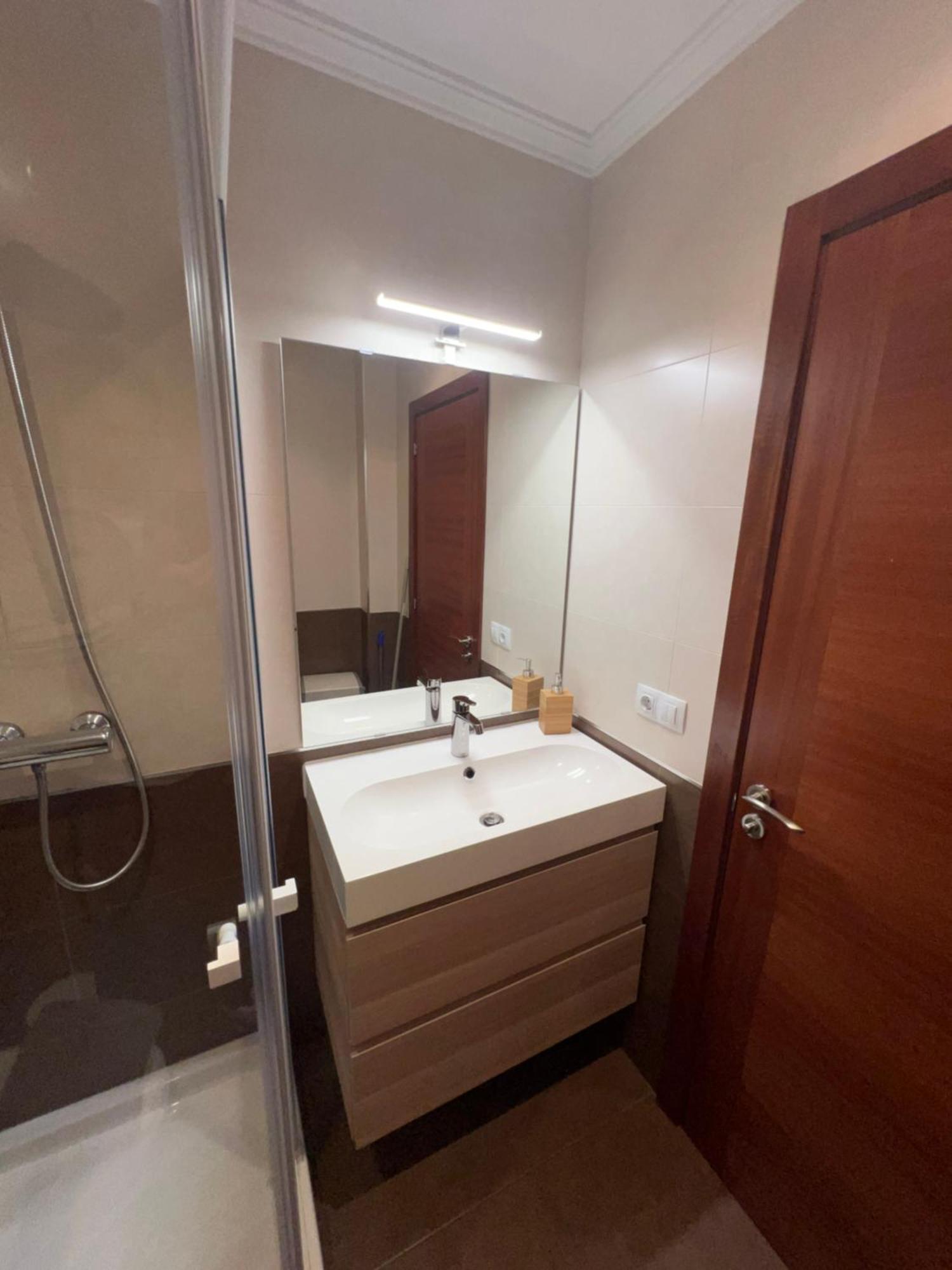 A Estrenar ,Con Vistas Al Mar Y Aparcamiento Gratis En El Casco Viejo-Centro-Zona Portuaria Lägenhet Vigo Exteriör bild